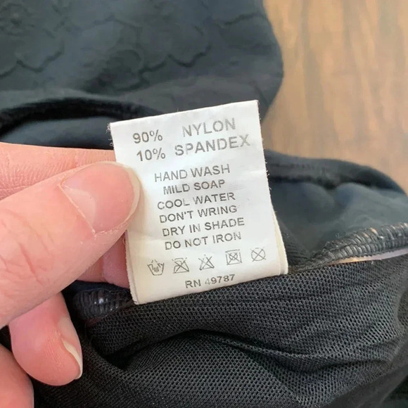 Vintage lady Gottex black floral one piece swimsuit - Picture 10 of 14